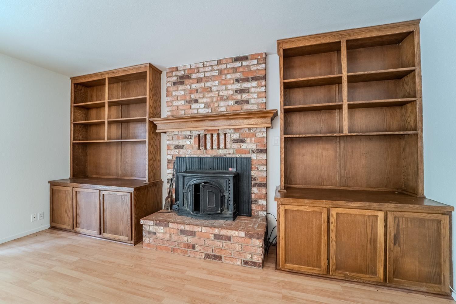 2704 Oakhurst Drive