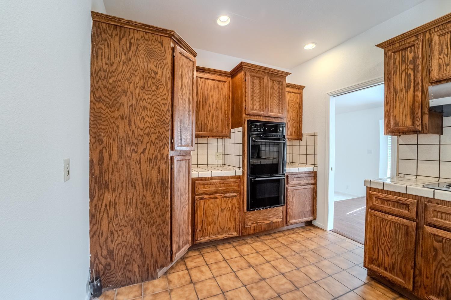 2704 Oakhurst Drive