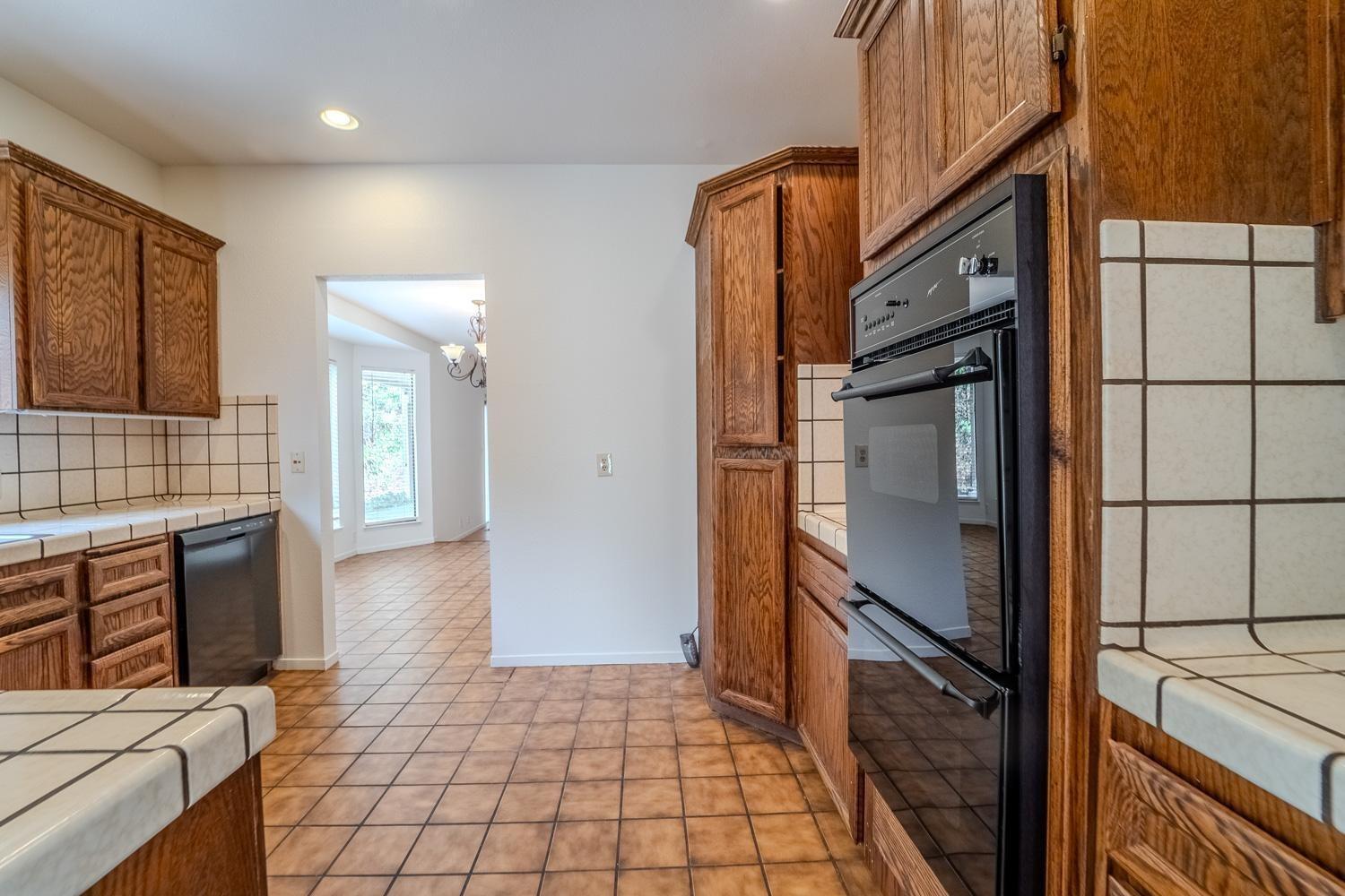 2704 Oakhurst Drive