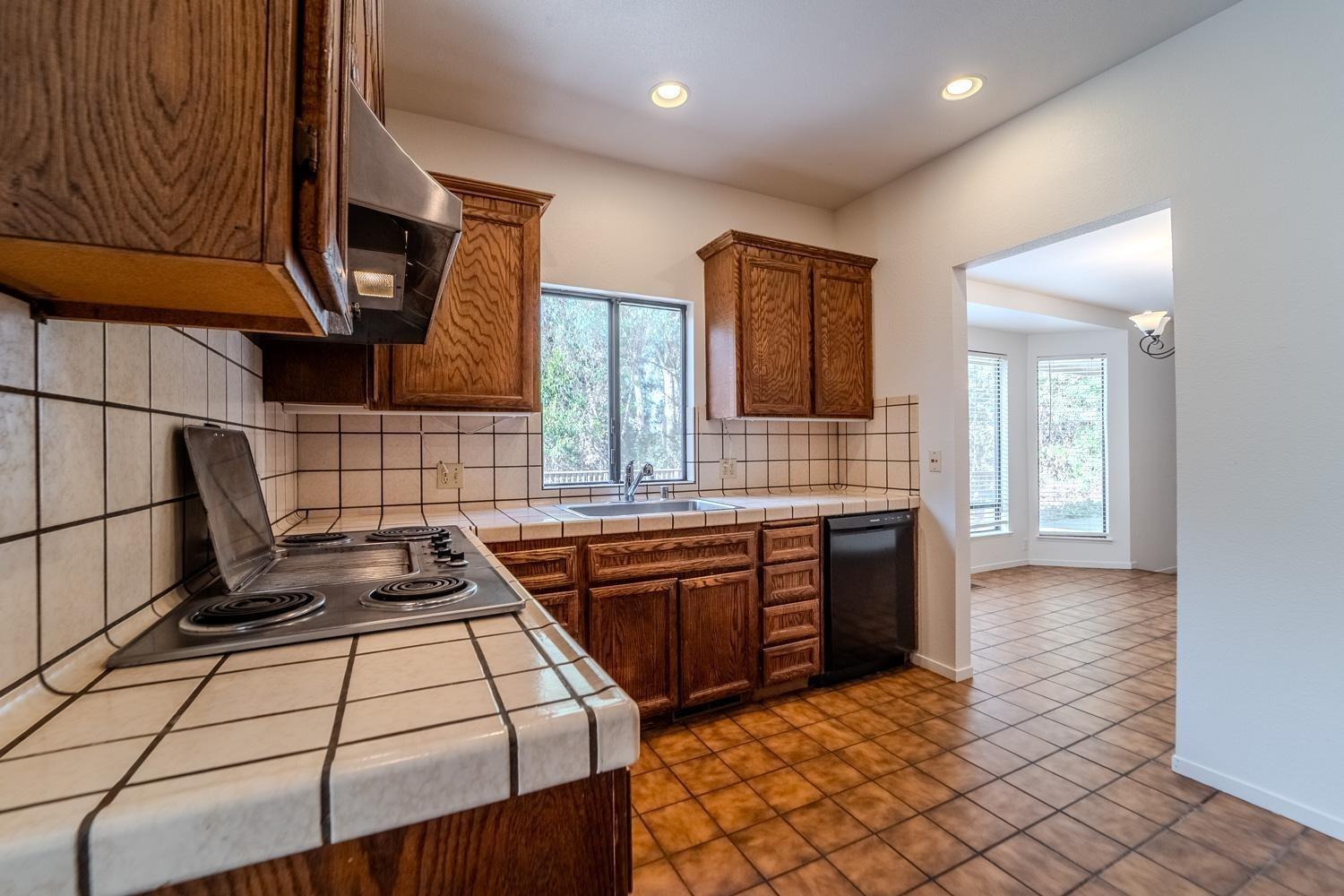 2704 Oakhurst Drive