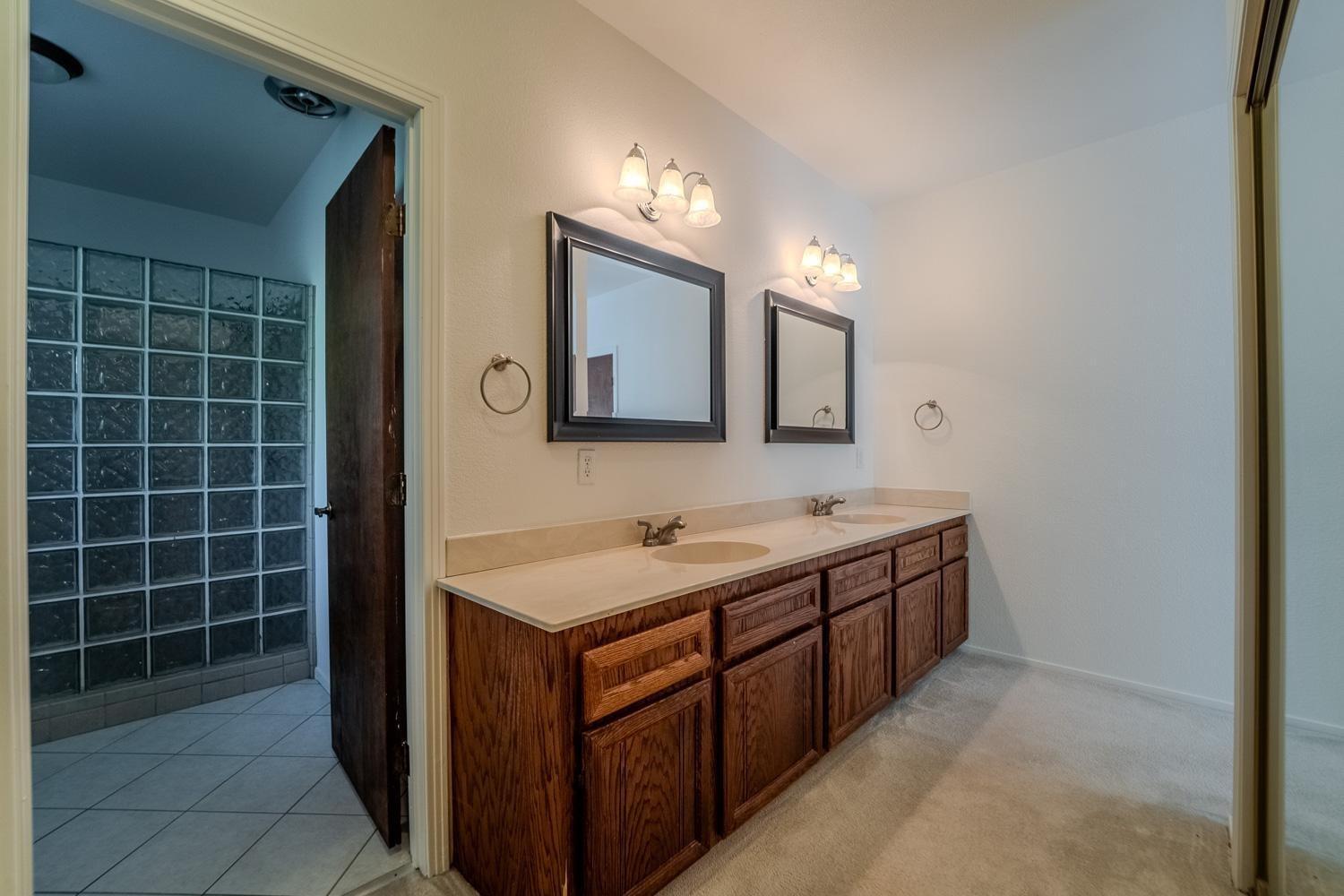 2704 Oakhurst Drive