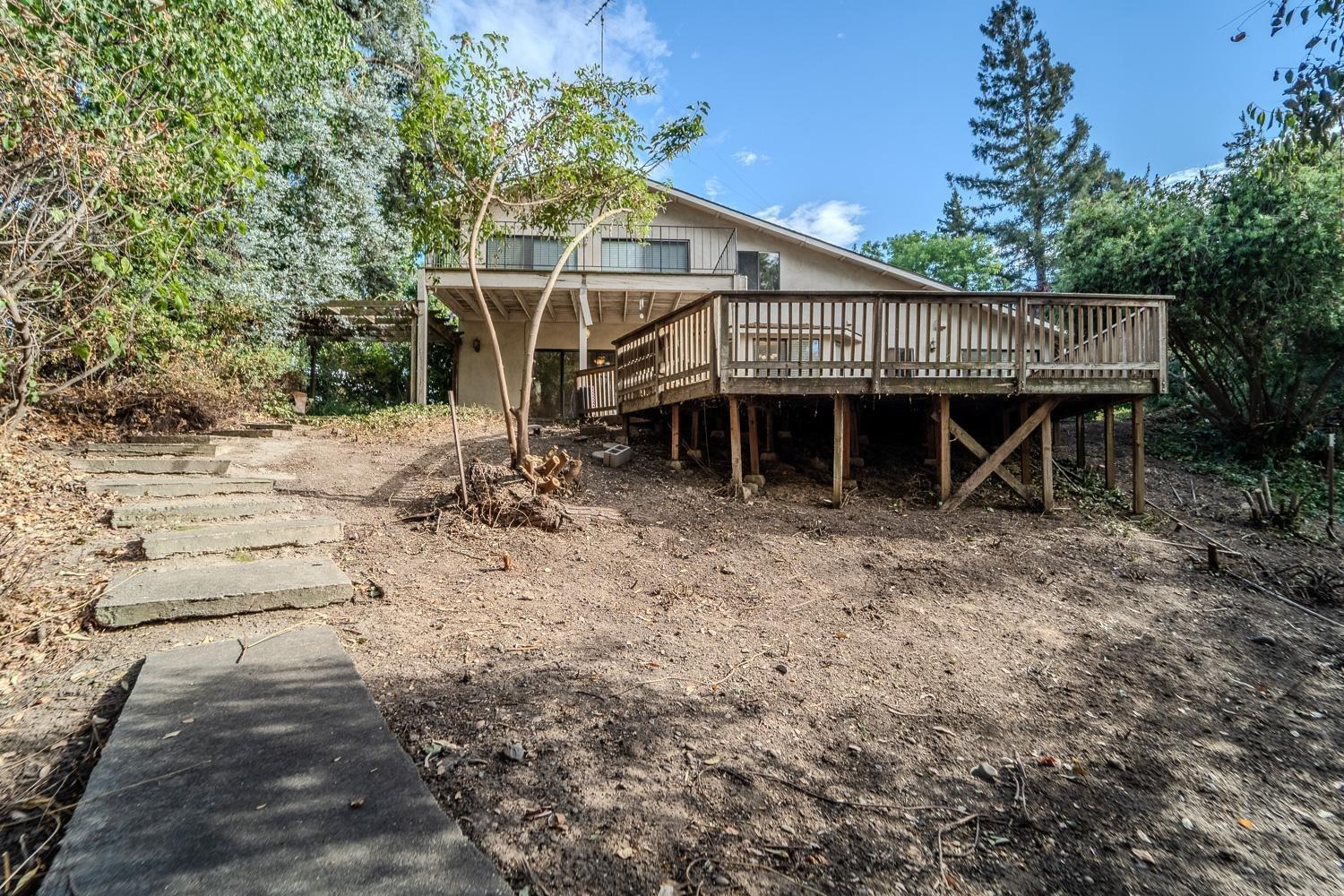 2704 Oakhurst Drive