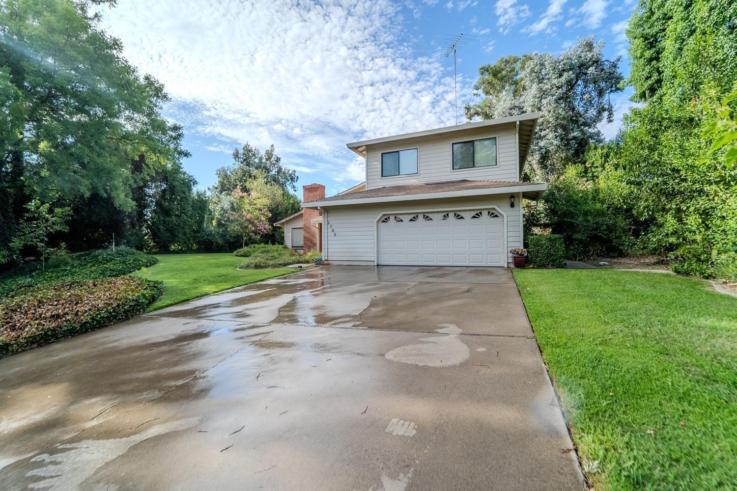 2704 Oakhurst Drive