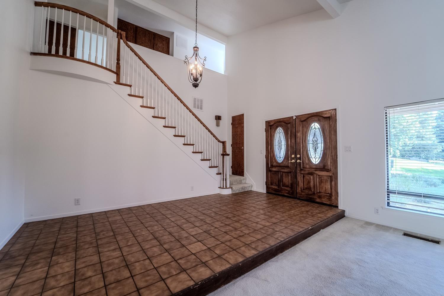 2704 Oakhurst Drive
