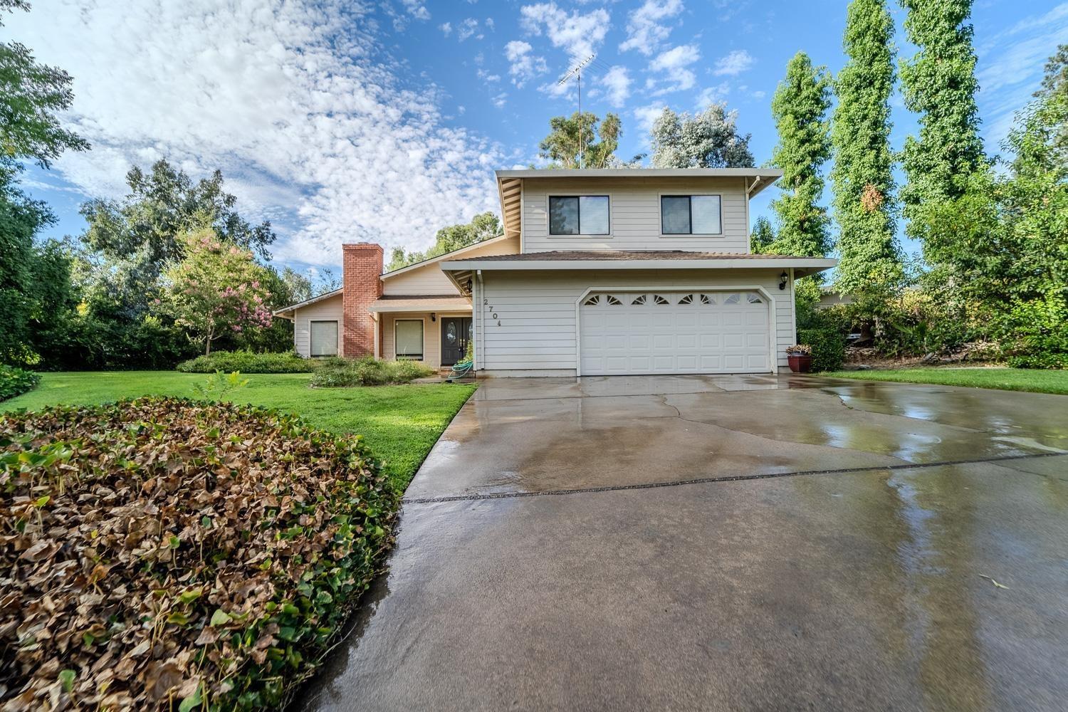 2704 Oakhurst Drive