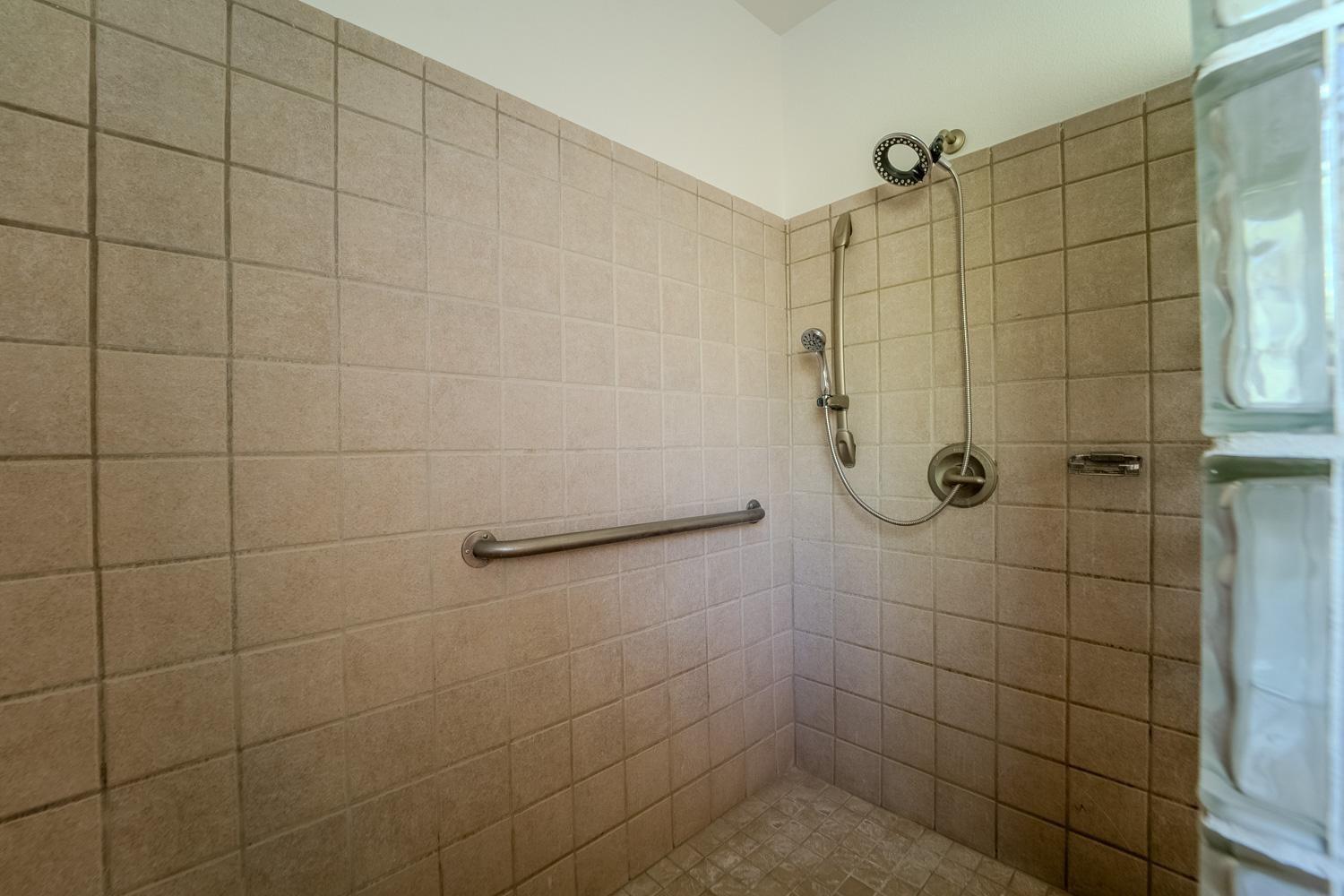 2704 Oakhurst Drive