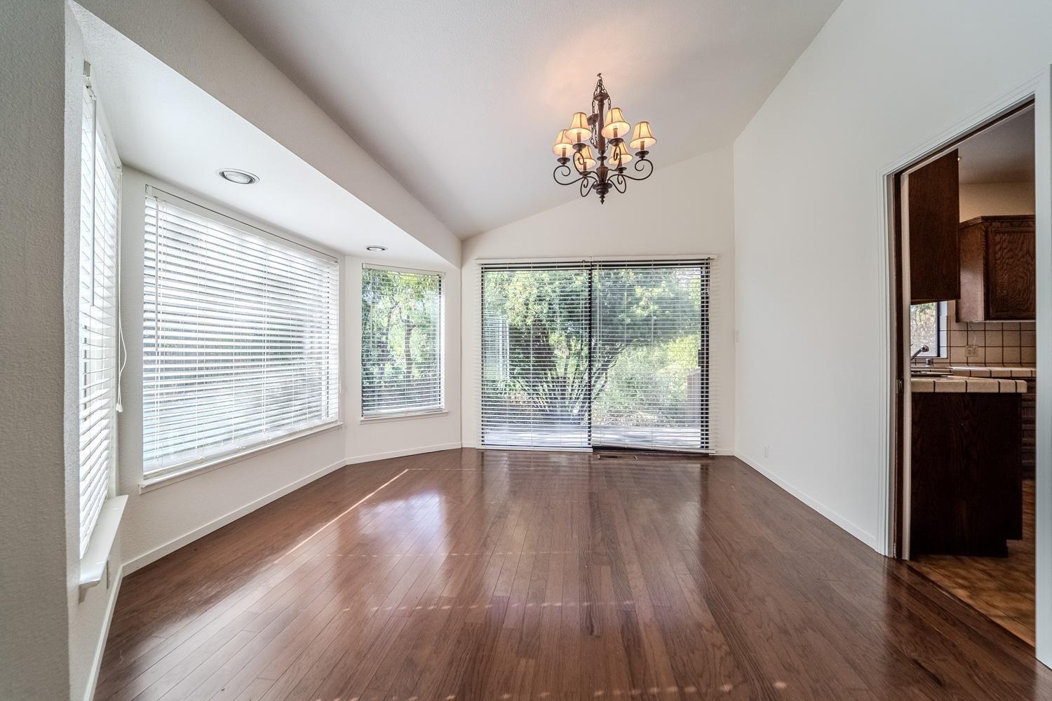 2704 Oakhurst Drive