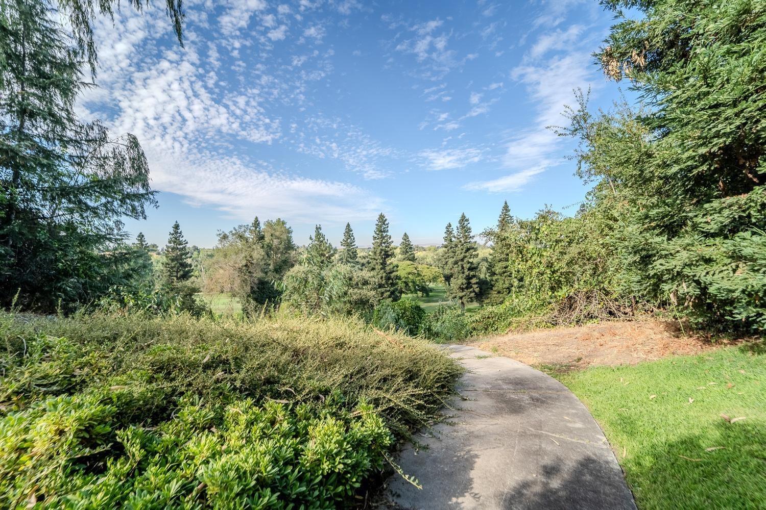 2704 Oakhurst Drive