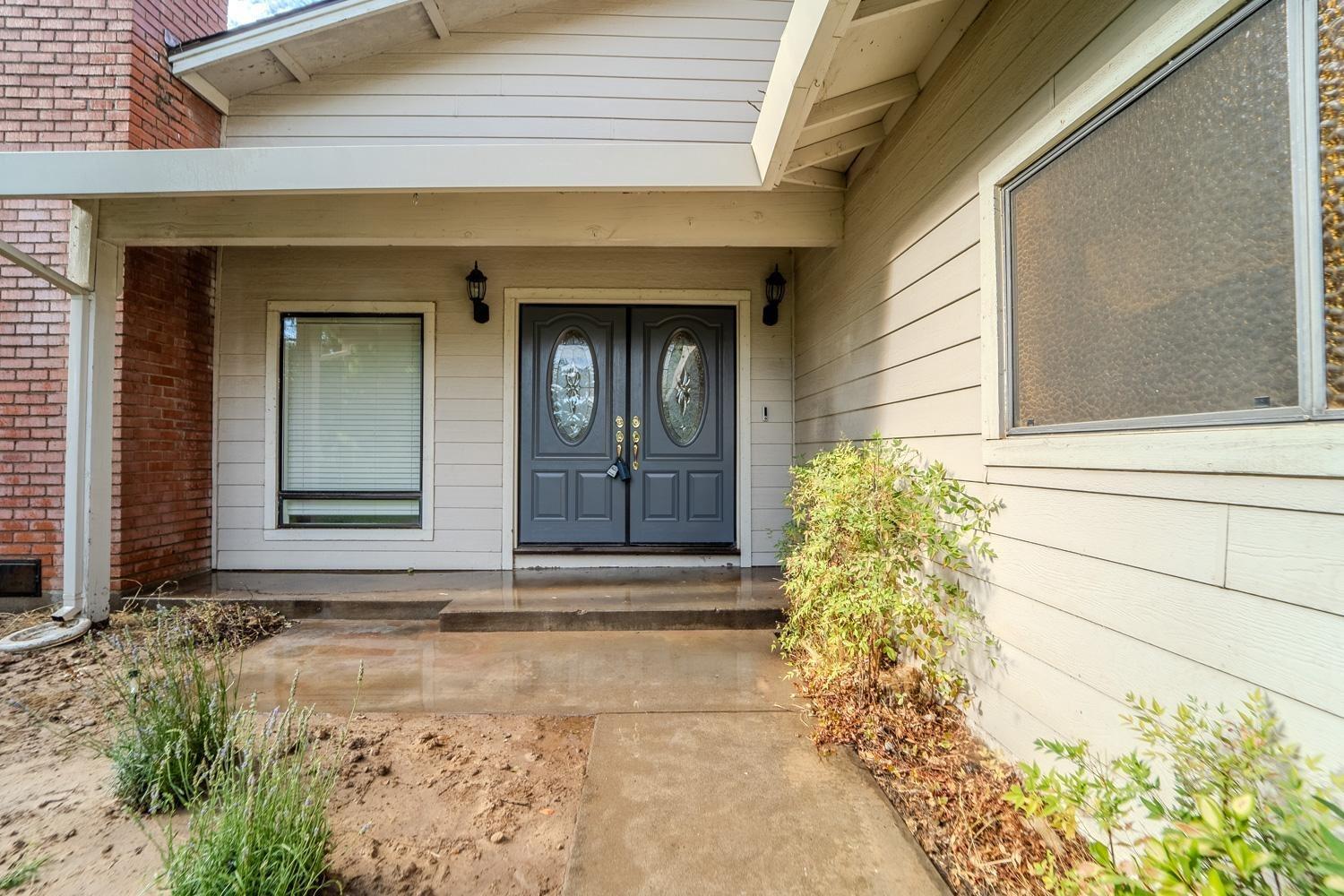 2704 Oakhurst Drive