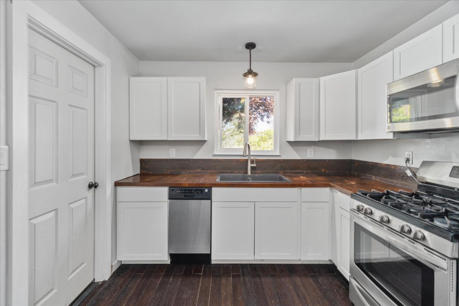 3945 Ponderosa