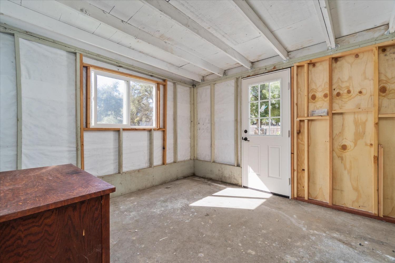 3945 Ponderosa