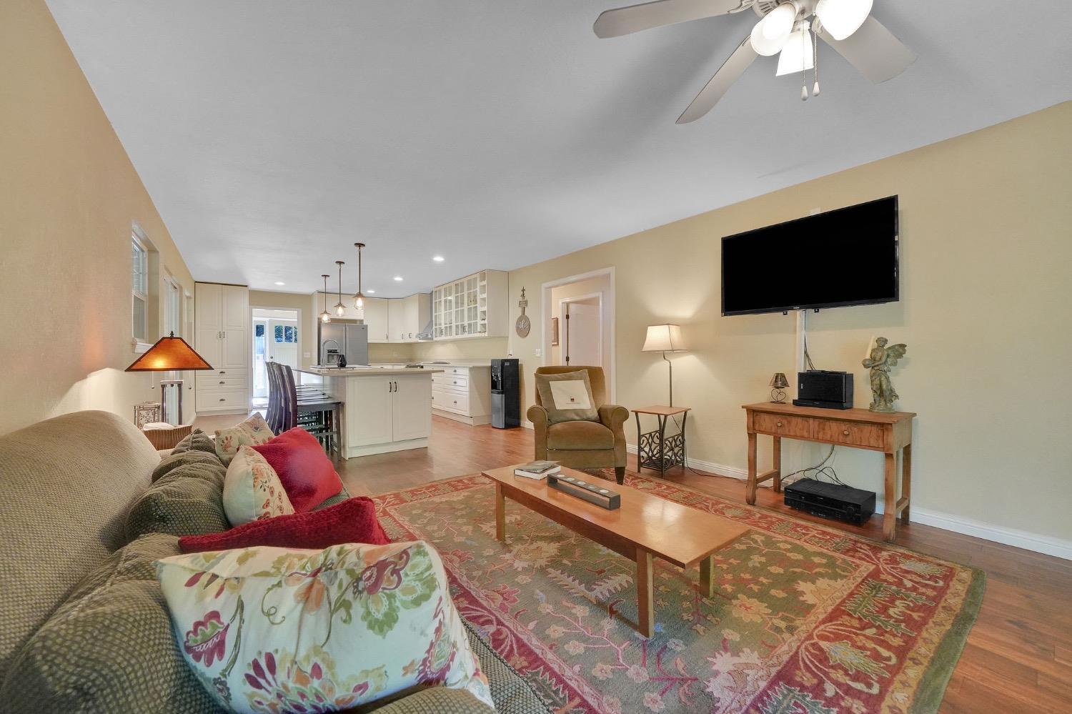 1556 Burnham Road
