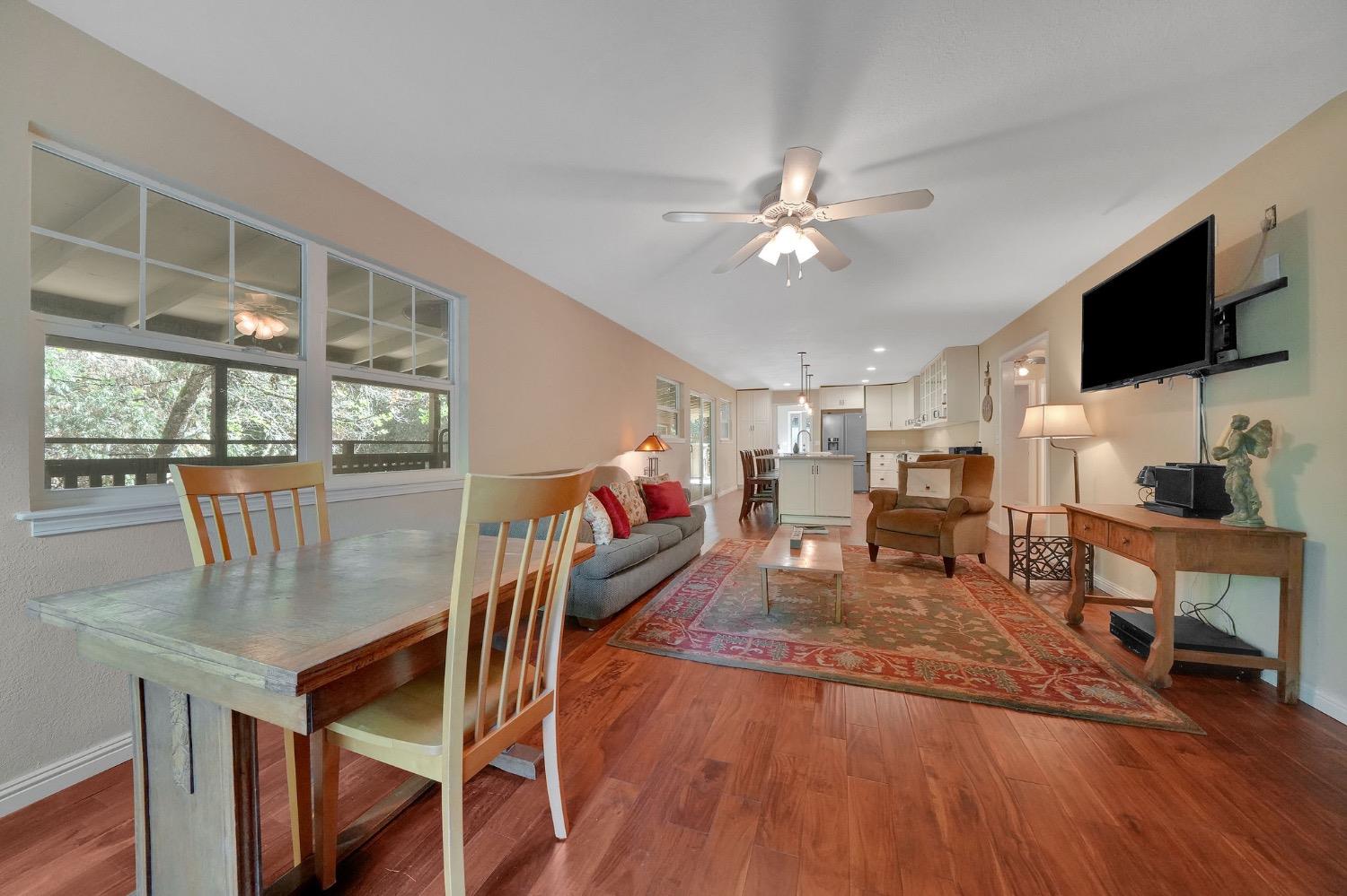 1556 Burnham Road