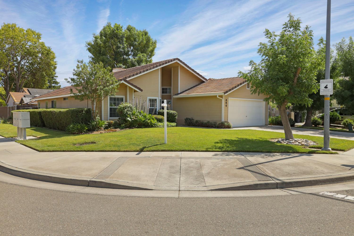 864 Gotland Court