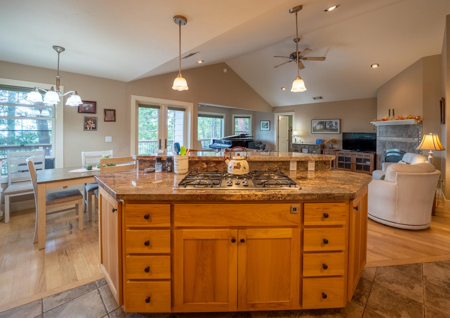 762 Sugarbush Lane