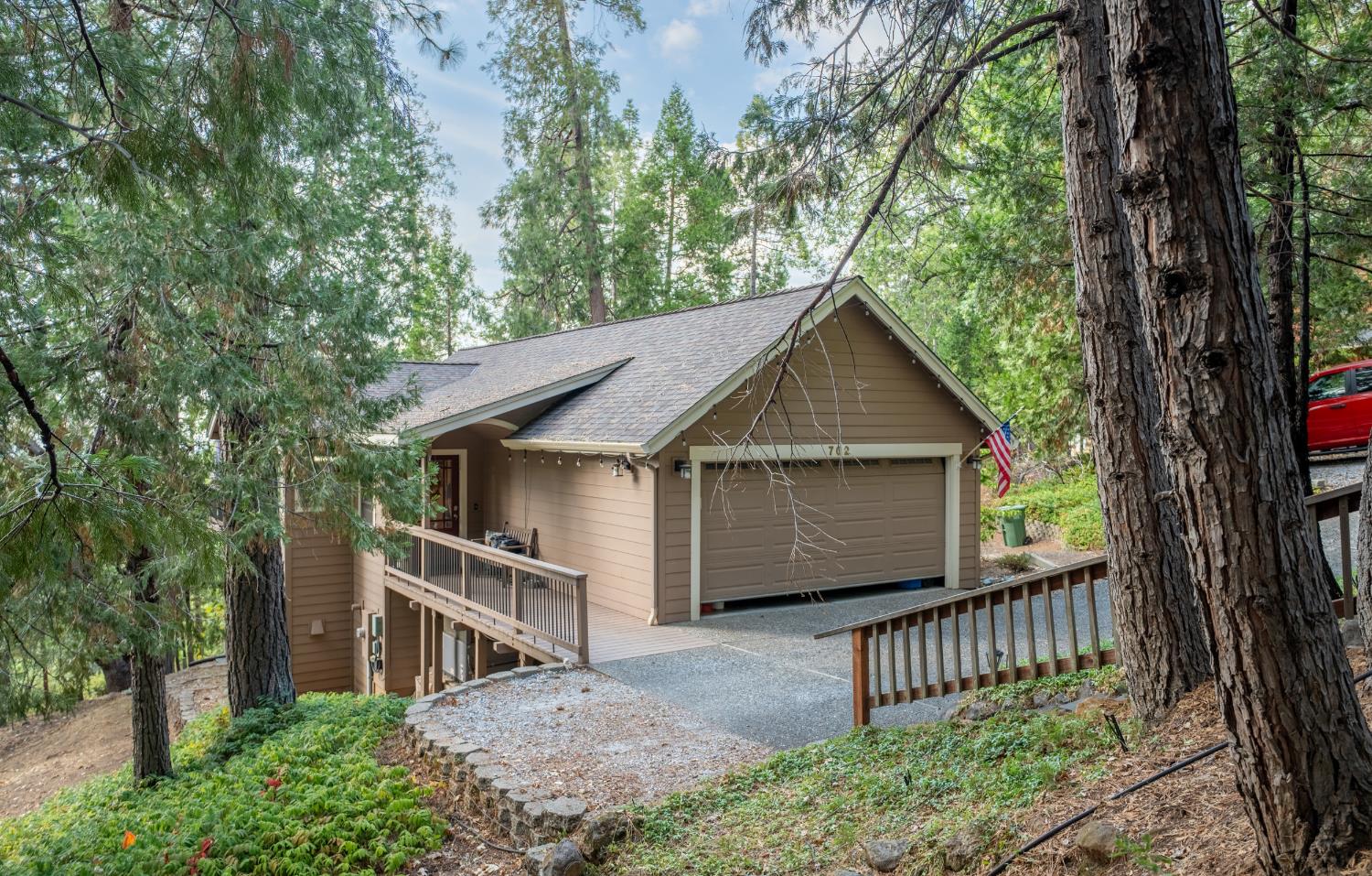 762 Sugarbush Lane