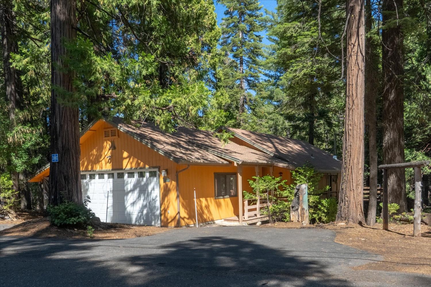 3245 Kenshaw Way