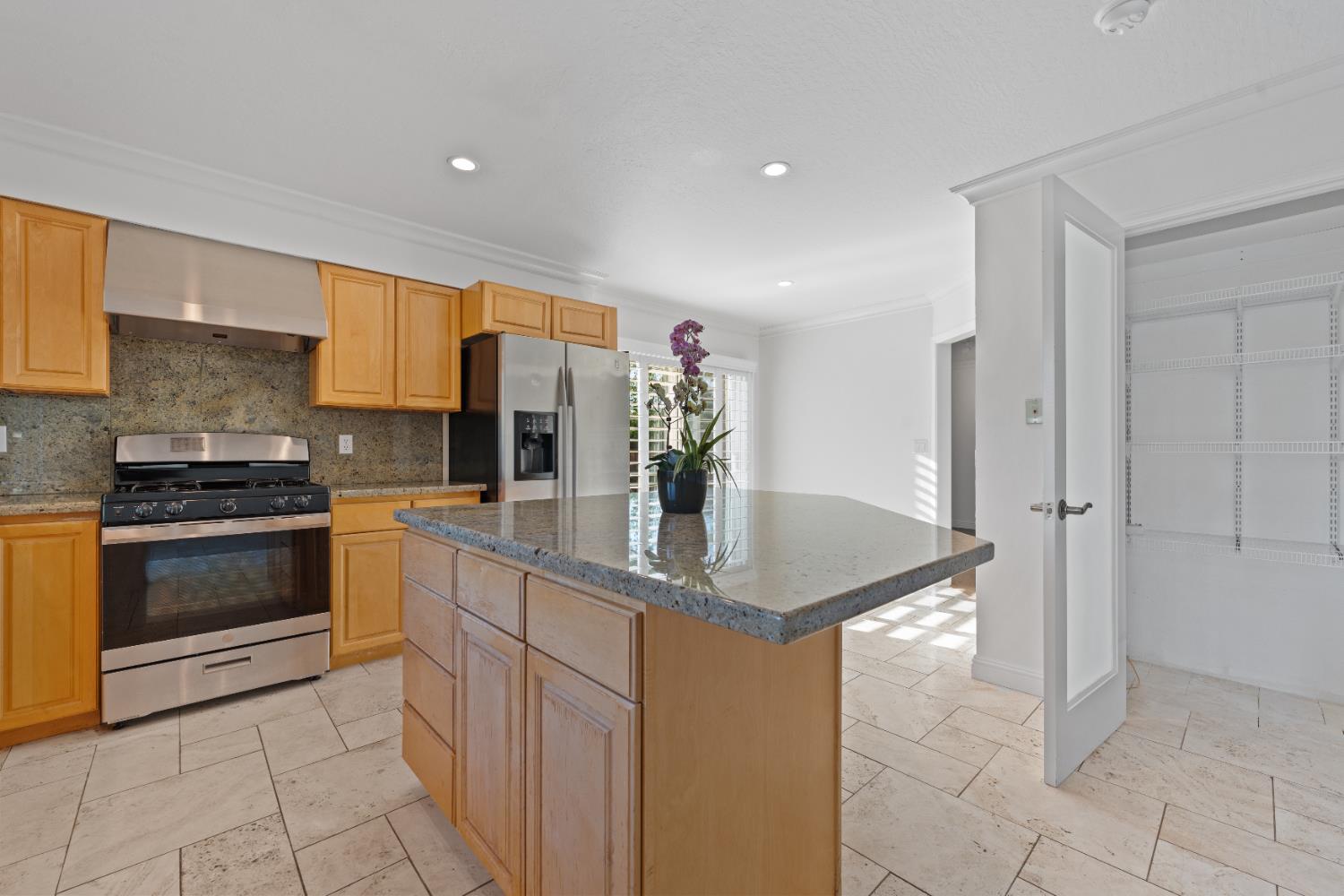 2583 Regent Road