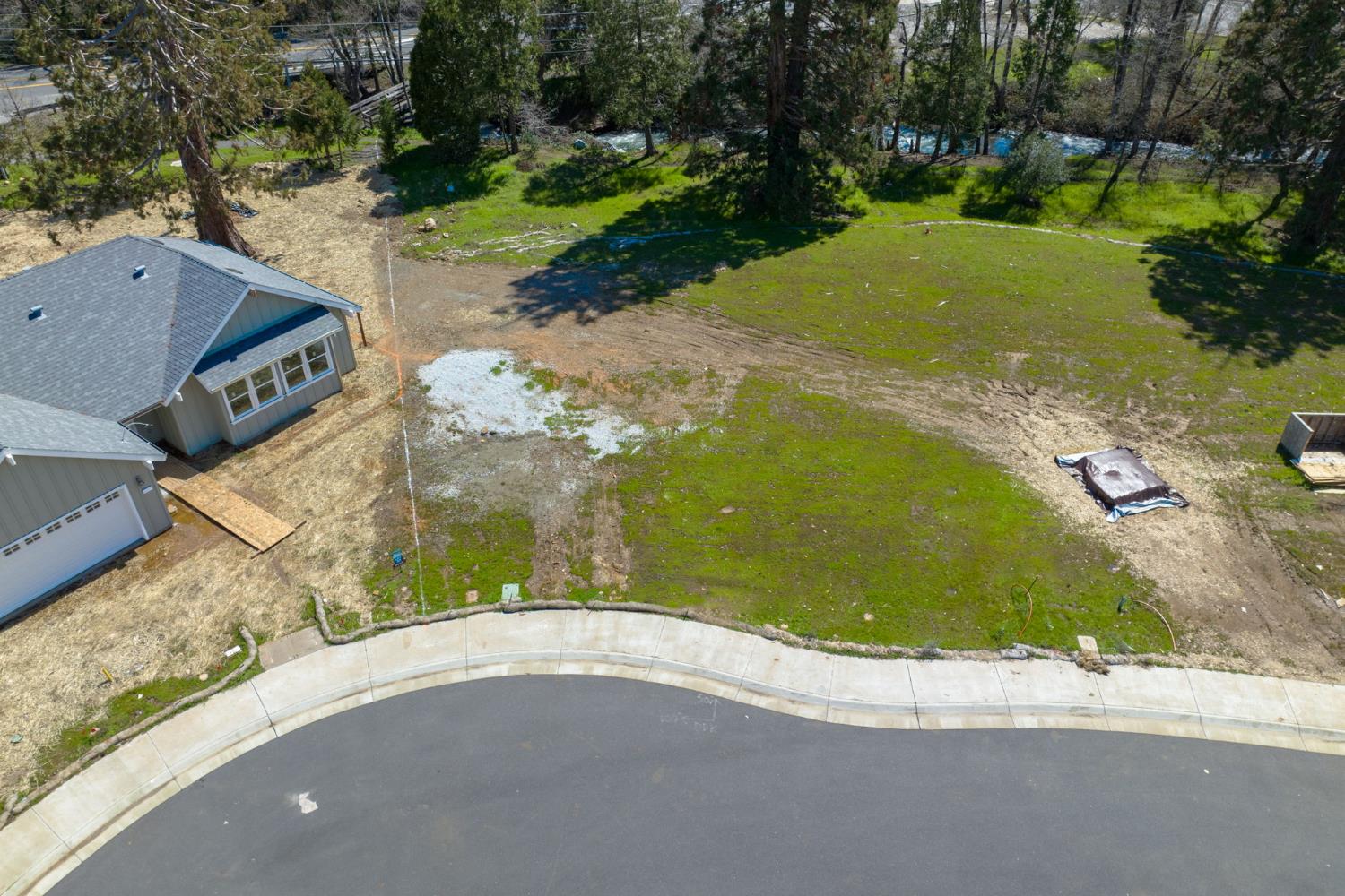 128 Creekside Court
