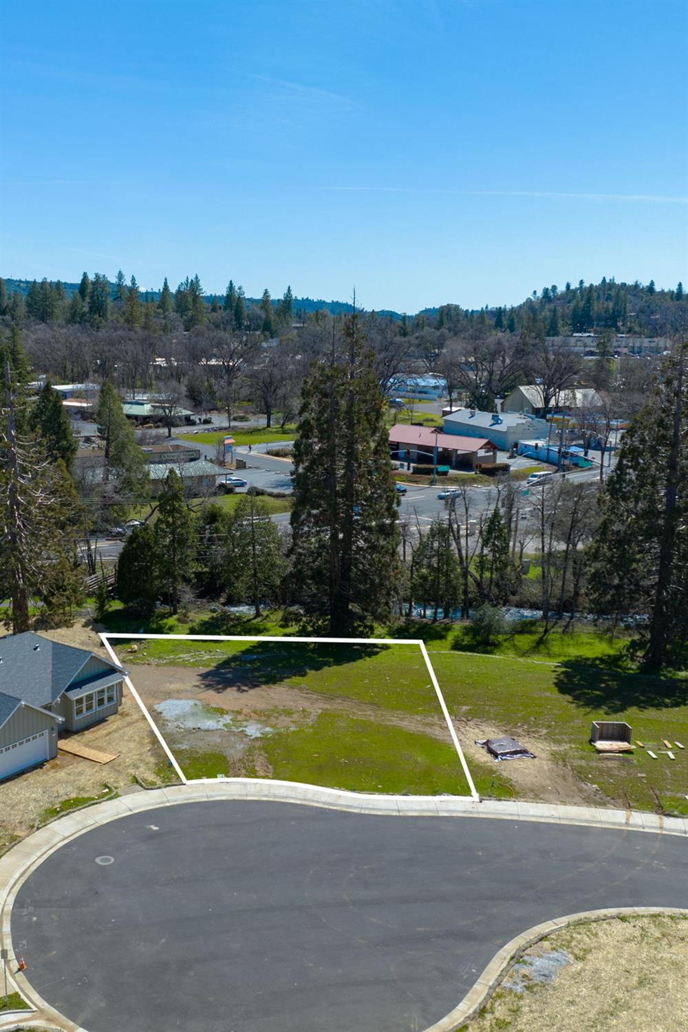 128 Creekside Court