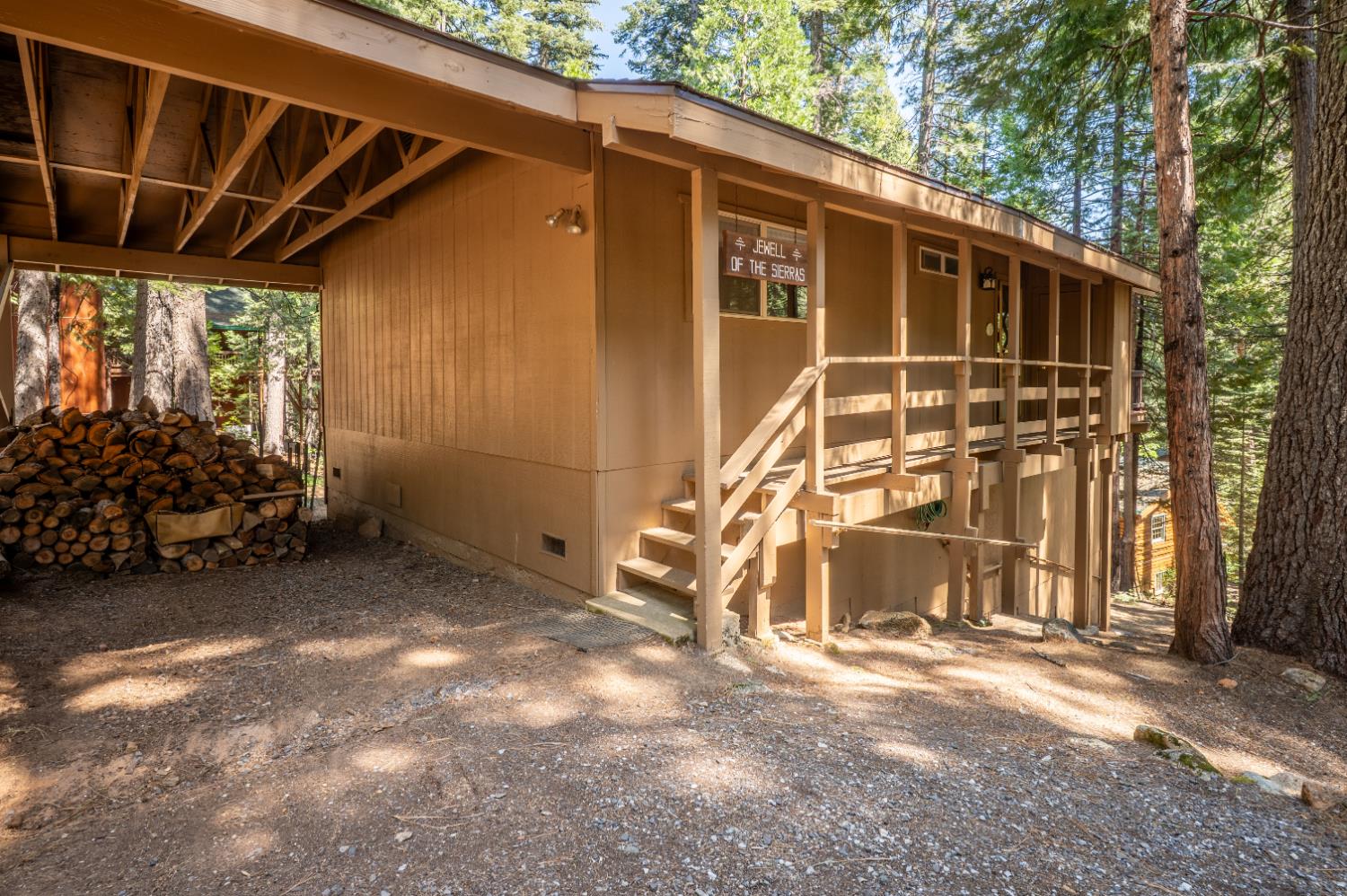 3046 Tahos Drive