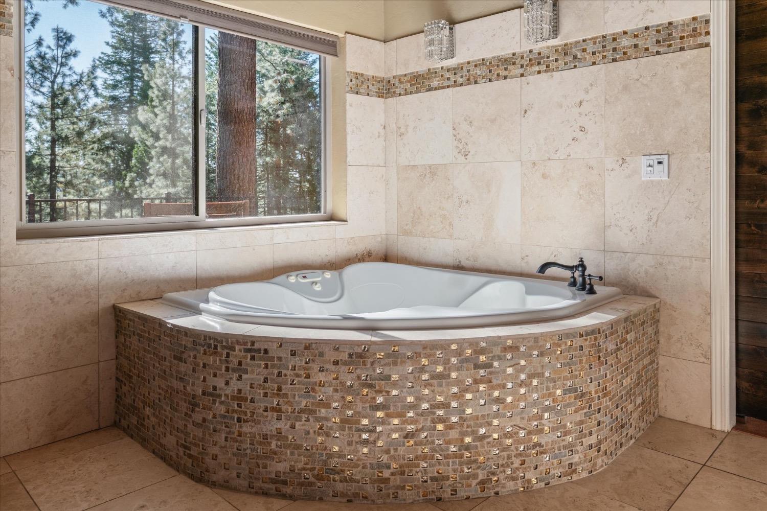 2434 Dardanelle Vista