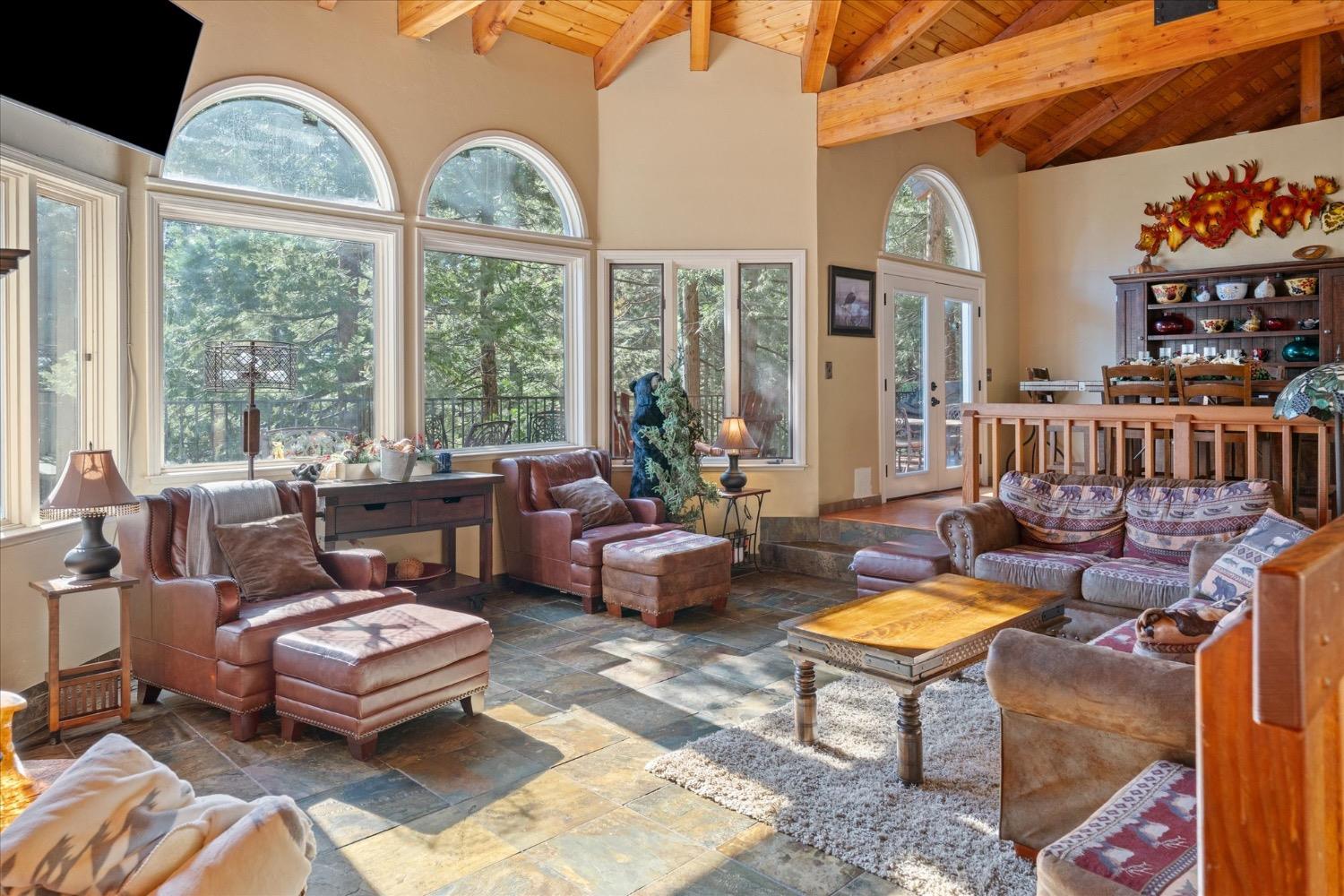 2434 Dardanelle Vista
