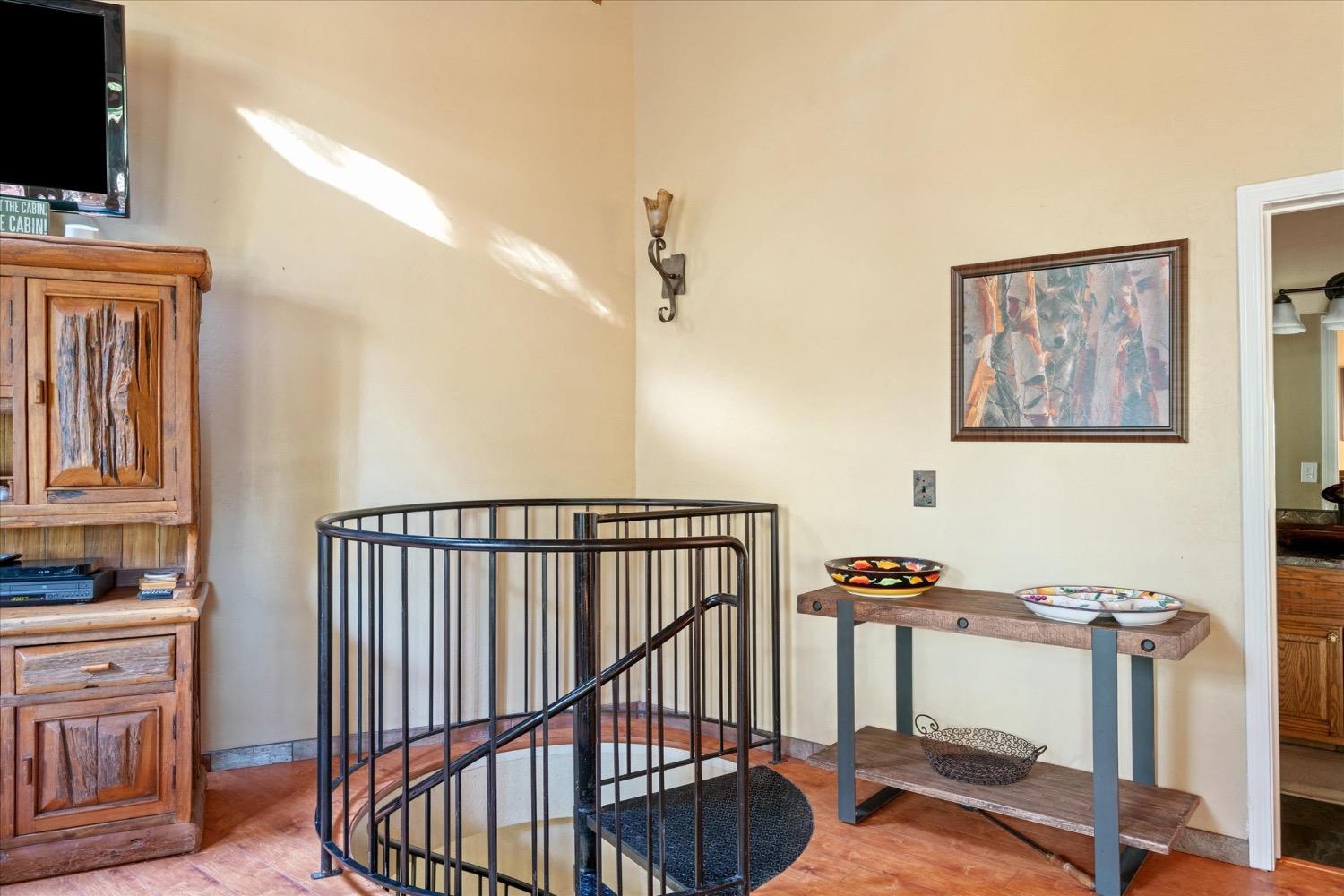 2434 Dardanelle Vista