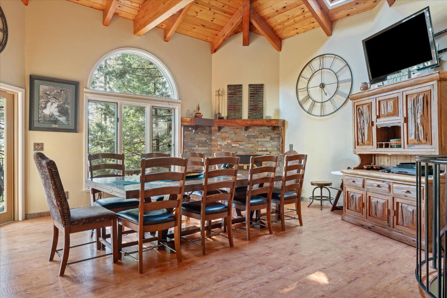 2434 Dardanelle Vista
