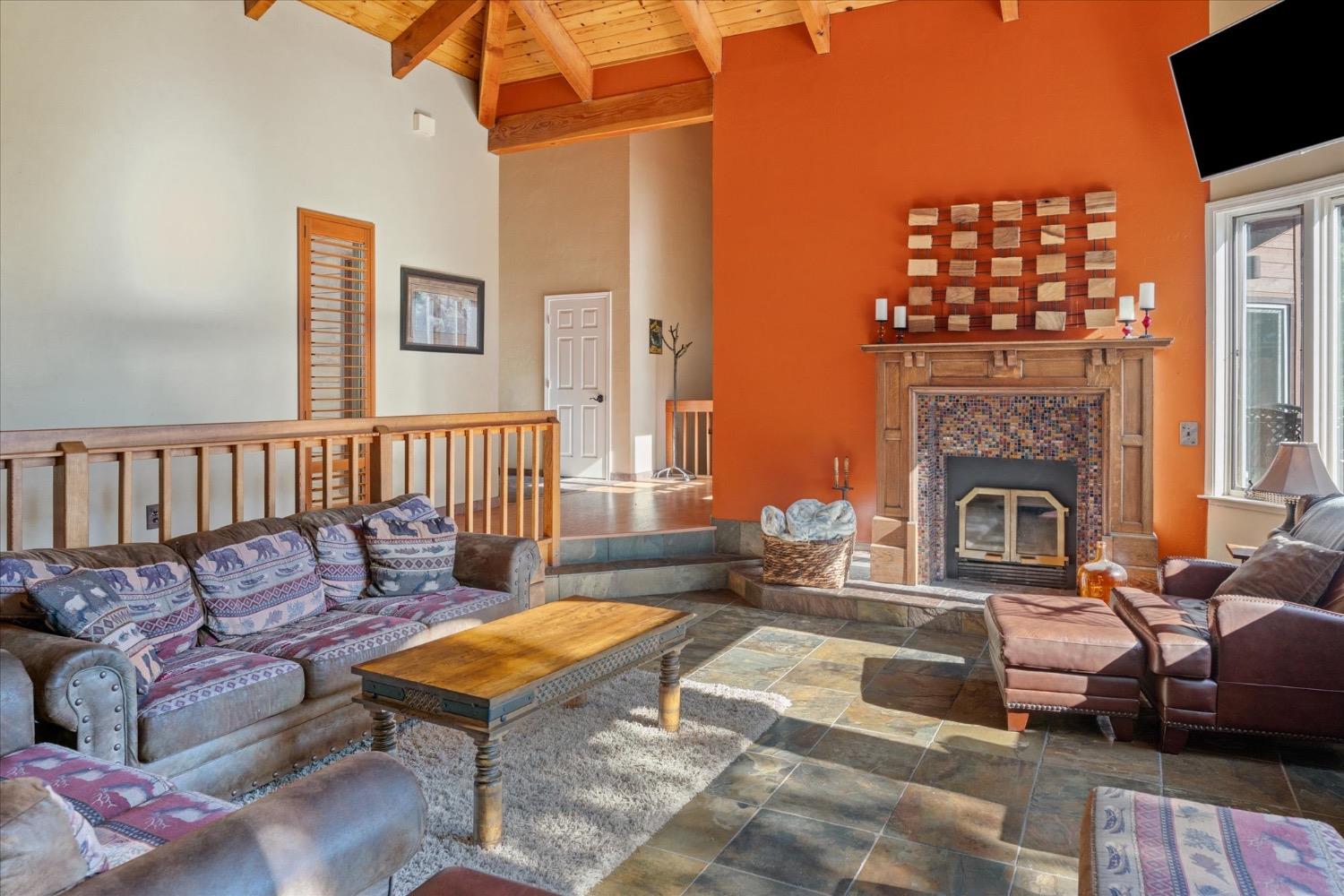 2434 Dardanelle Vista