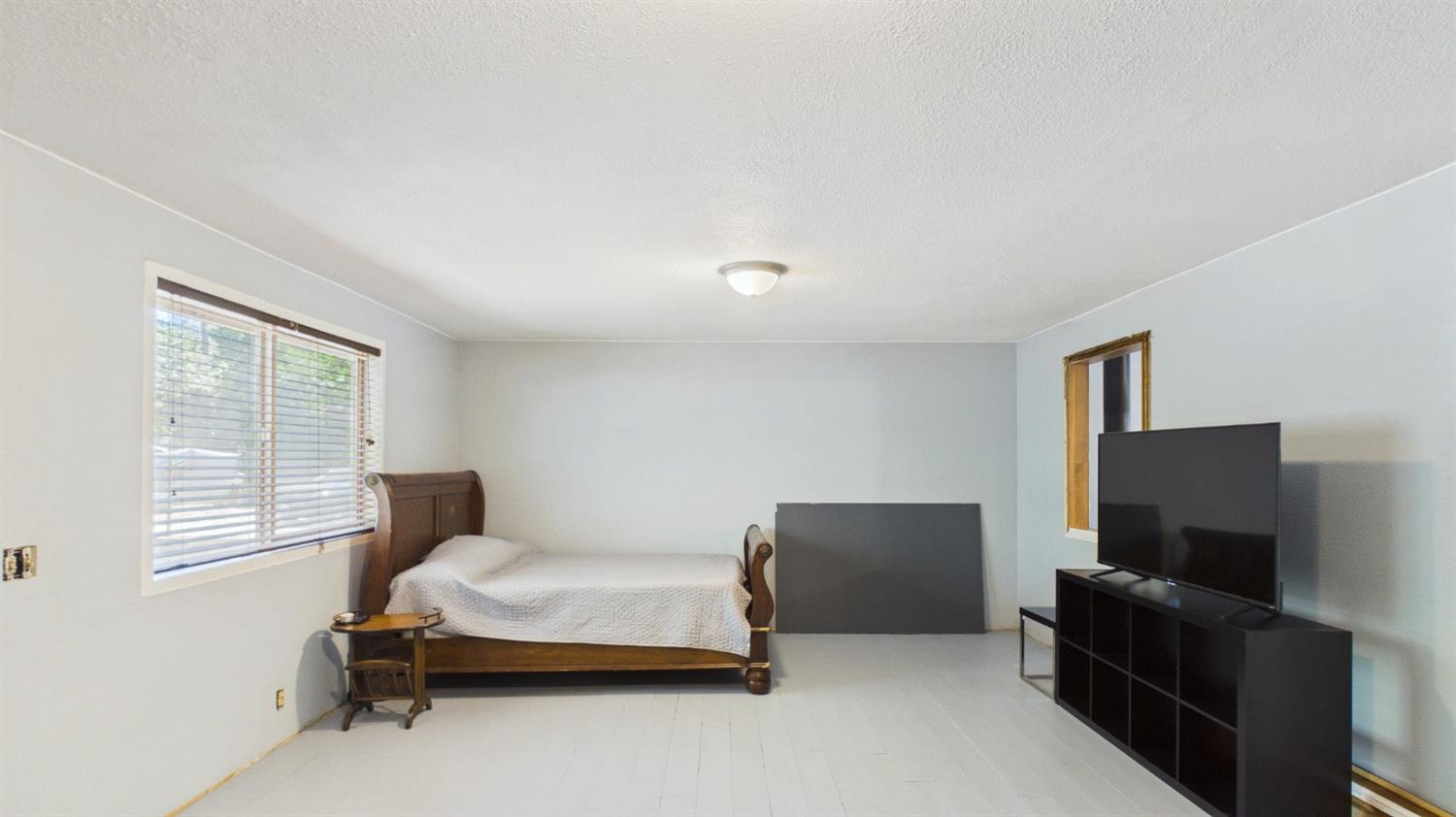 735 Ridge Road
