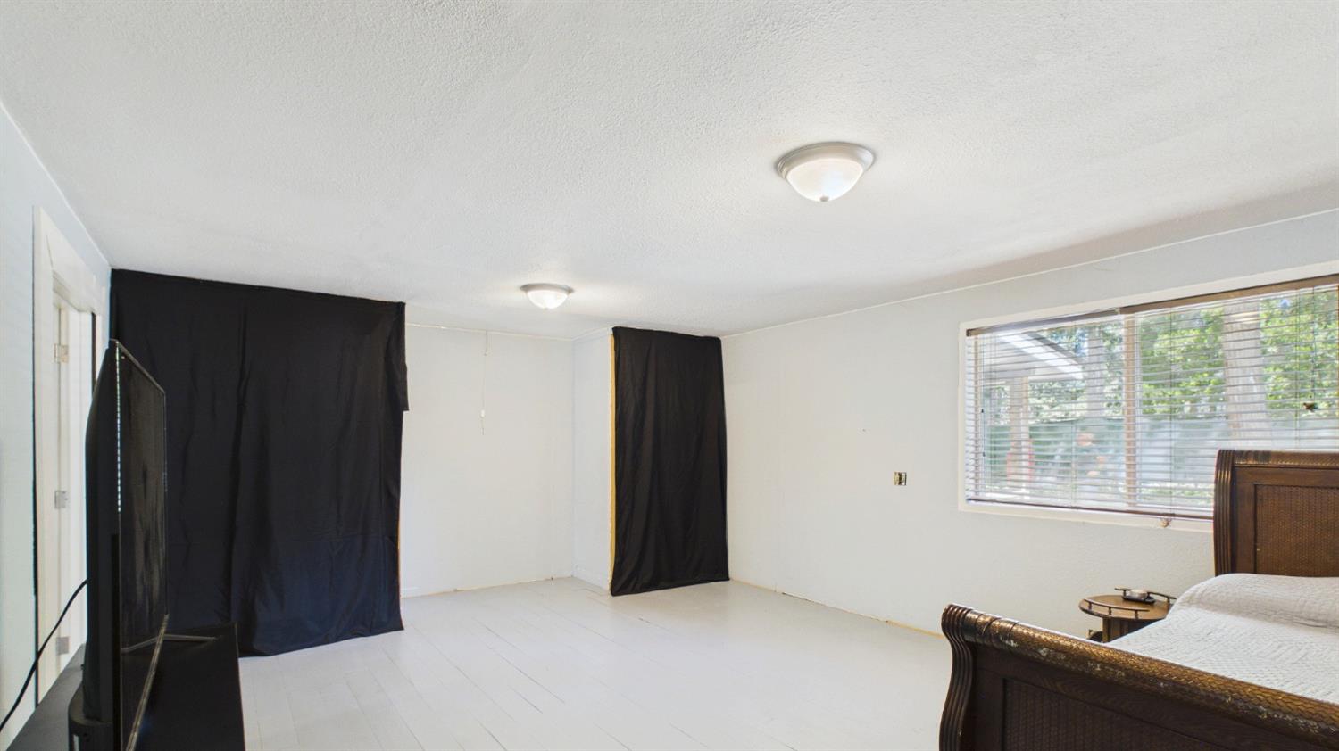 735 Ridge Road