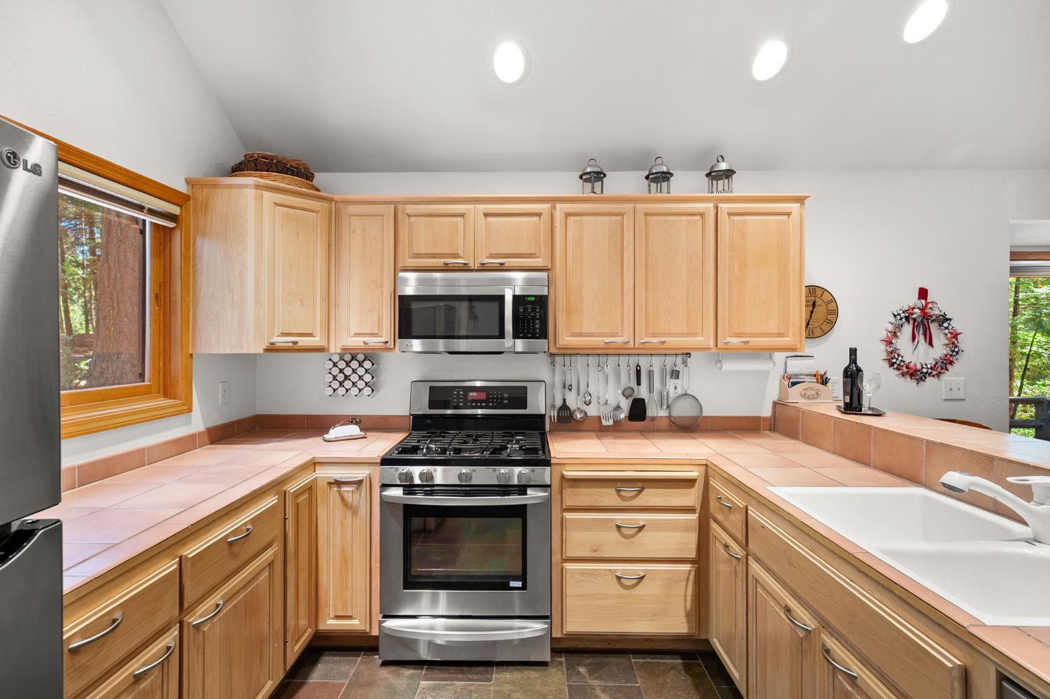 1518 Topanga Lane