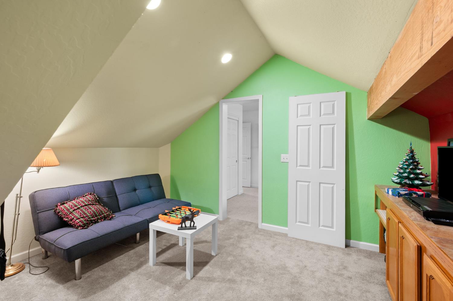 1518 Topanga Lane