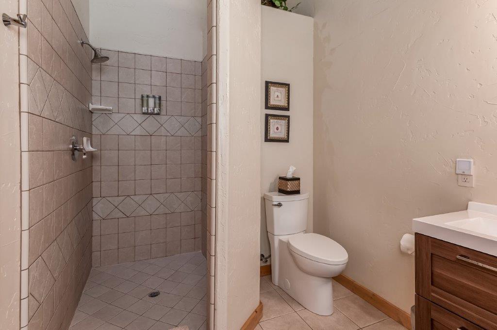1343 Oak Circle