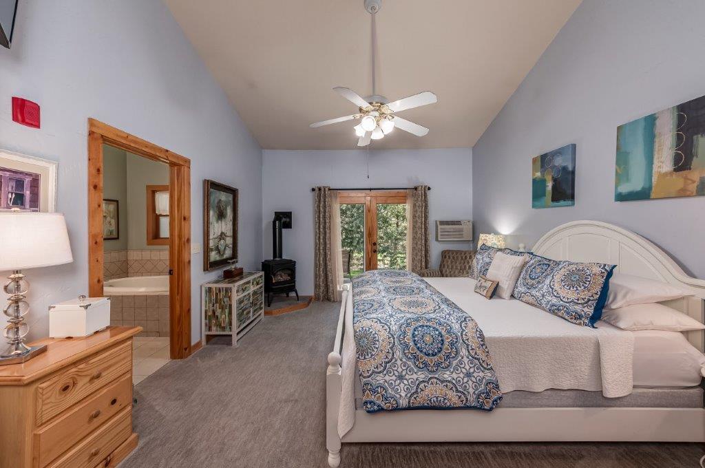 1343 Oak Circle