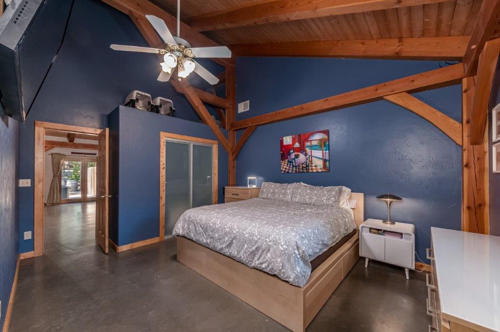 1343 Oak Circle