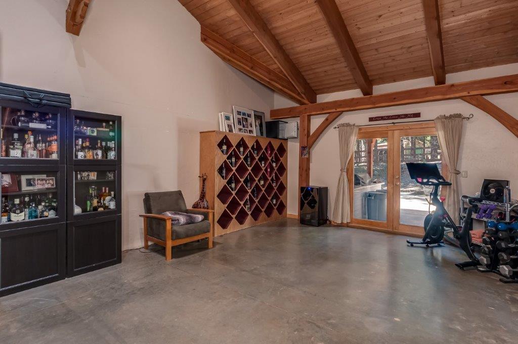 1343 Oak Circle