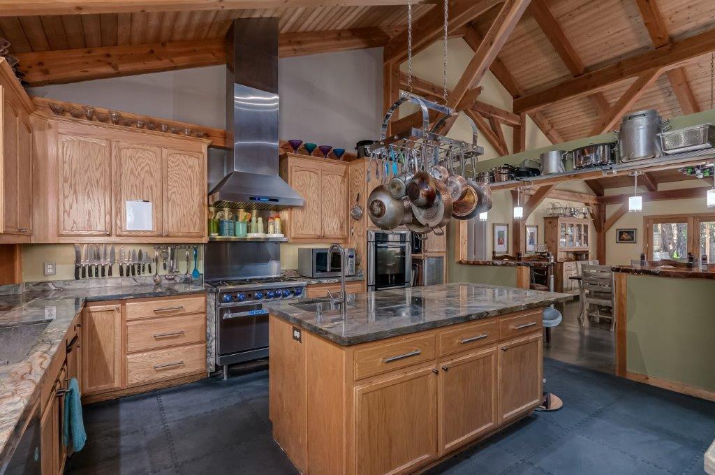 1343 Oak Circle