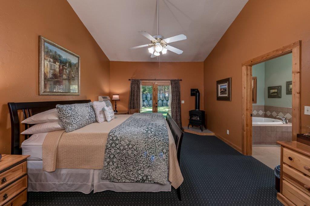 1343 Oak Circle