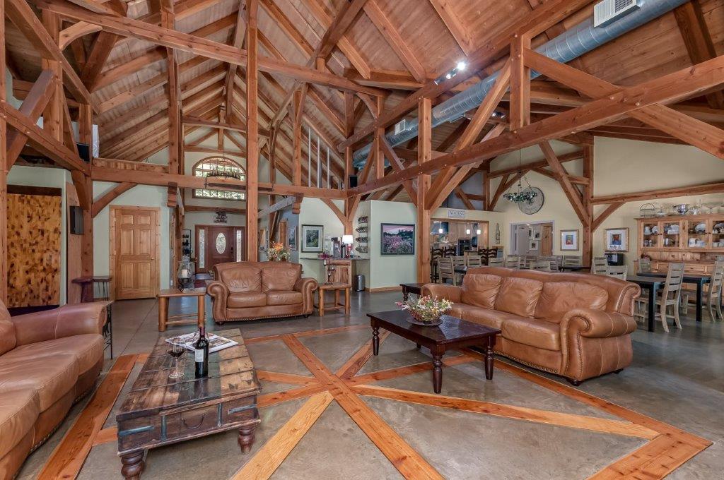 1343 Oak Circle