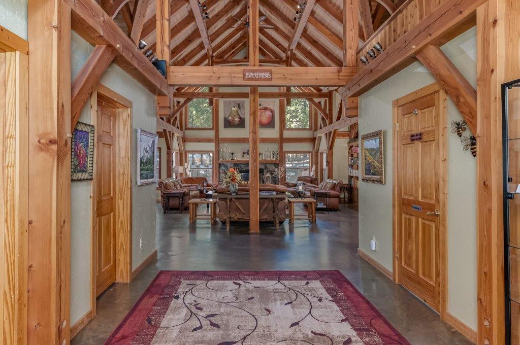 1343 Oak Circle