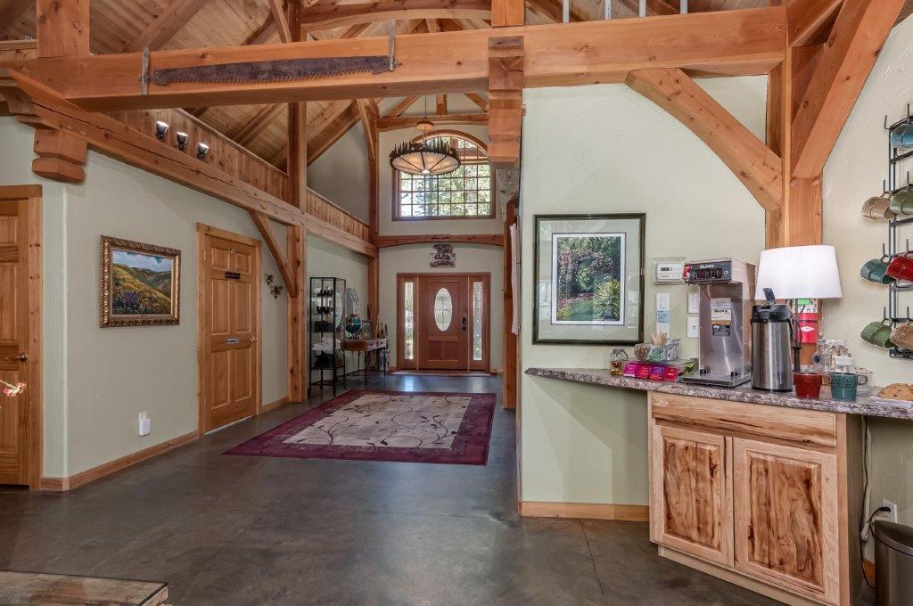 1343 Oak Circle