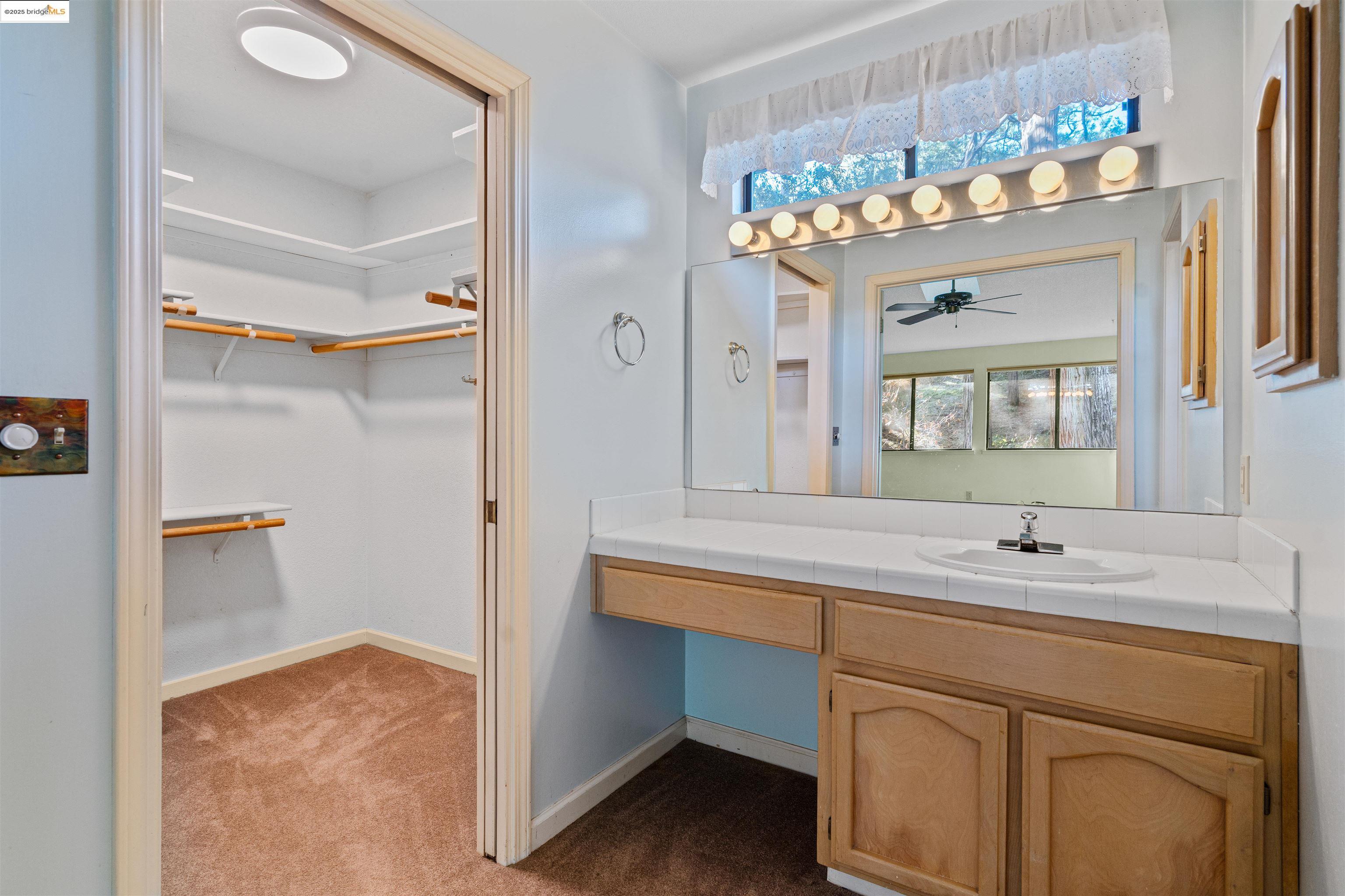 208 Snowberry