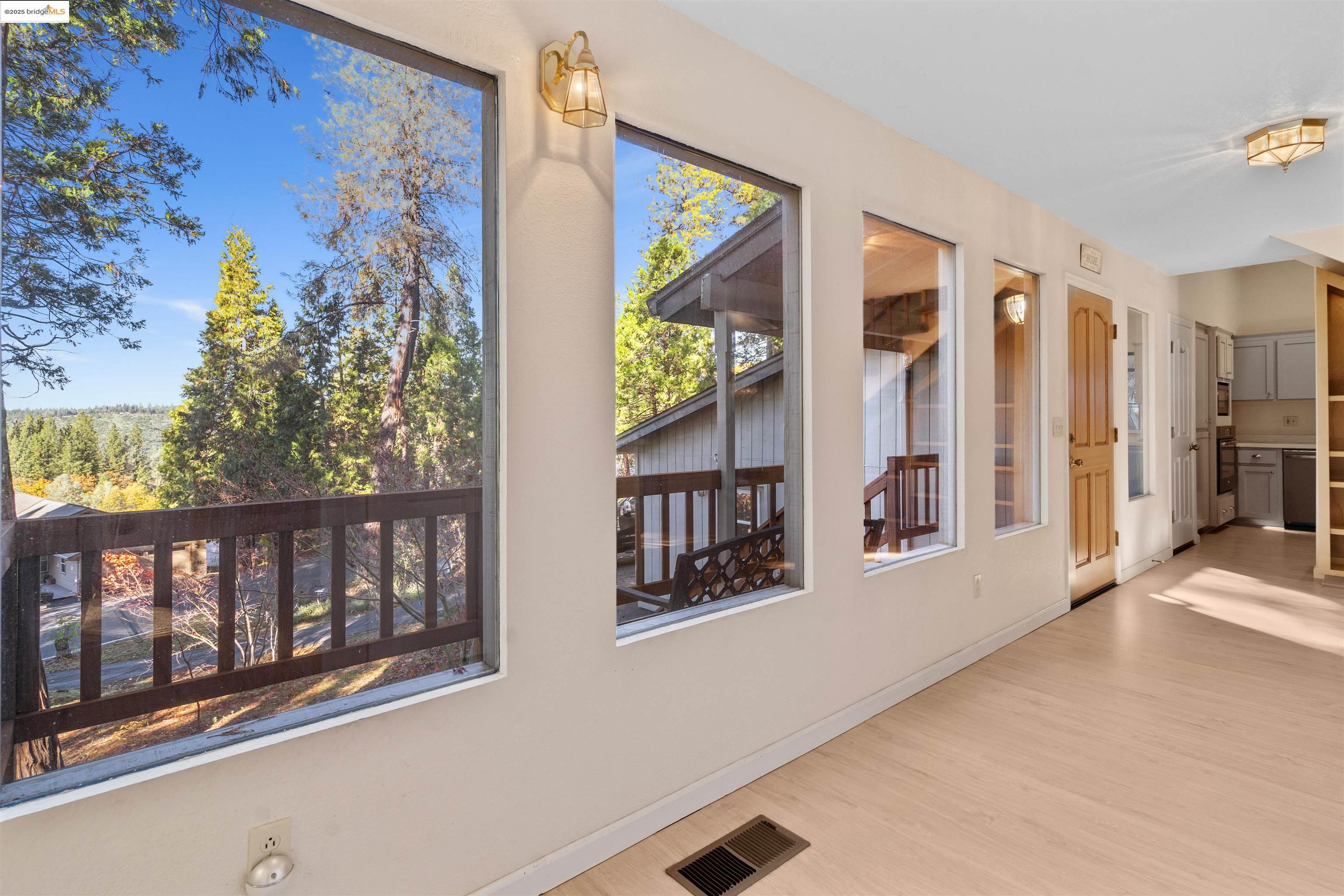 208 Snowberry