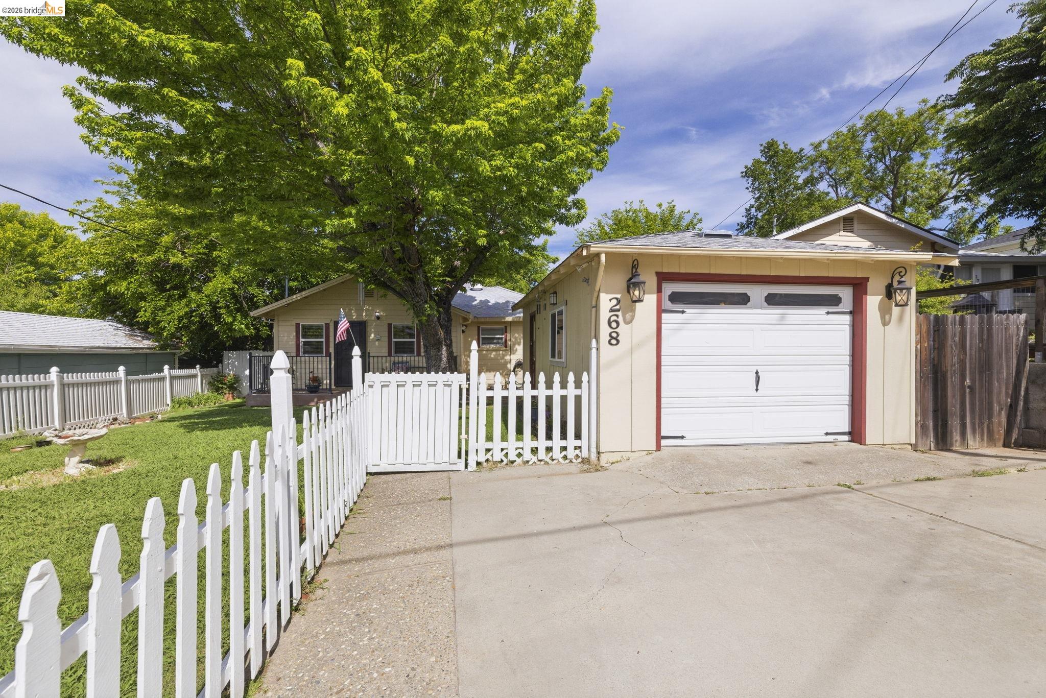 268 N California