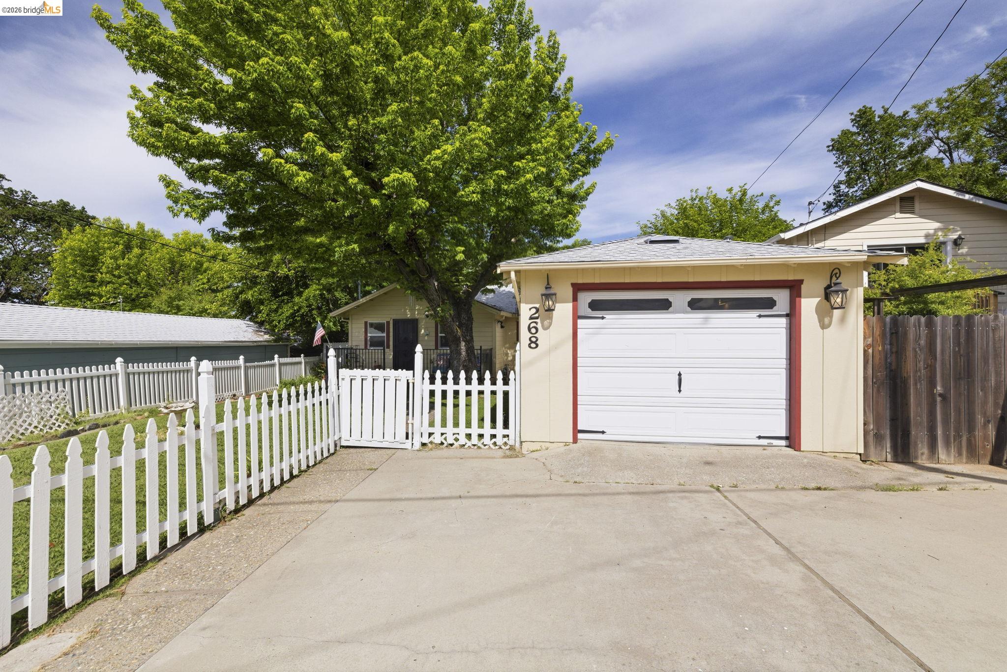 268 N California
