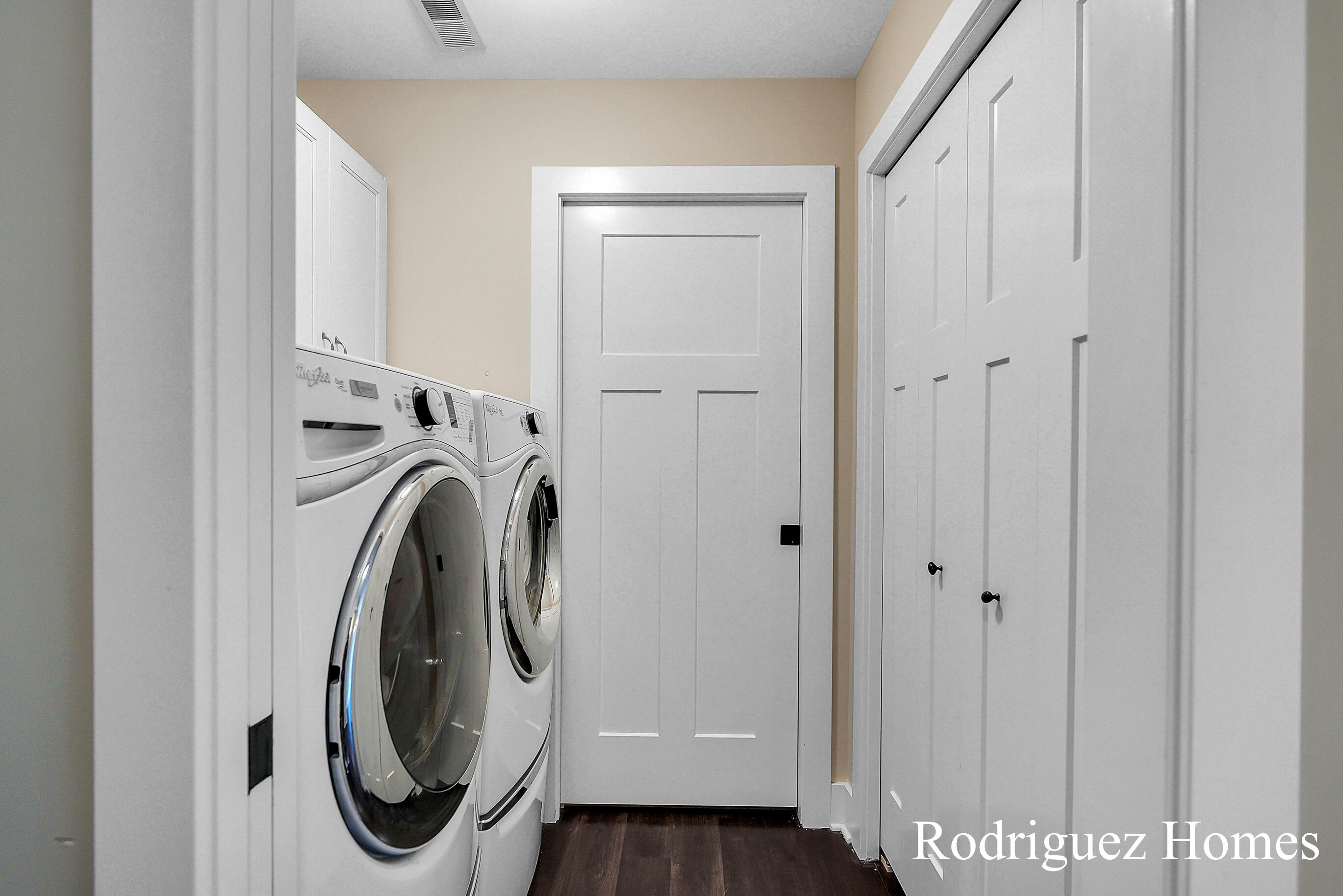 2082 Celadon Drive NE