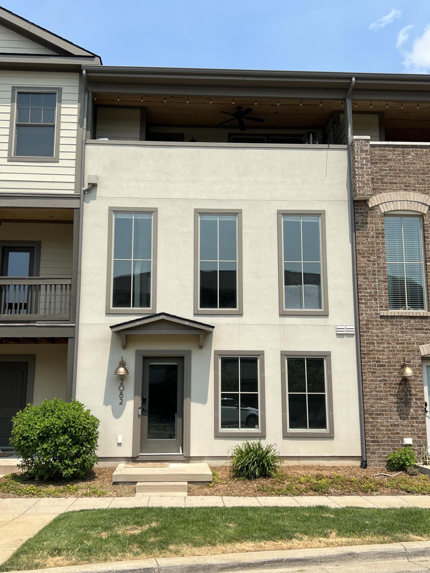 2082 Celadon Drive NE