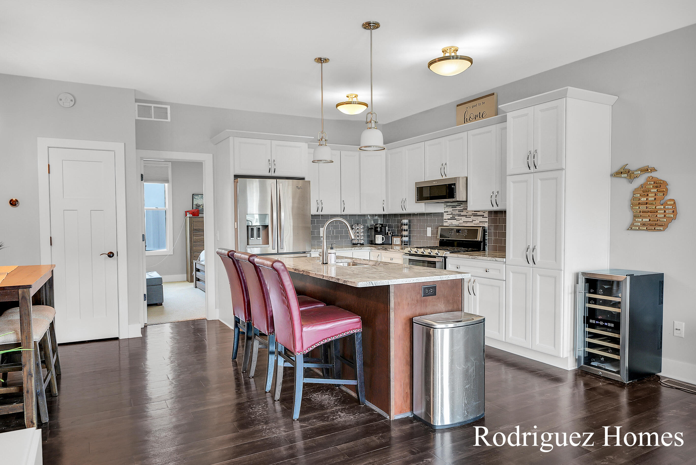 2082 Celadon Drive NE